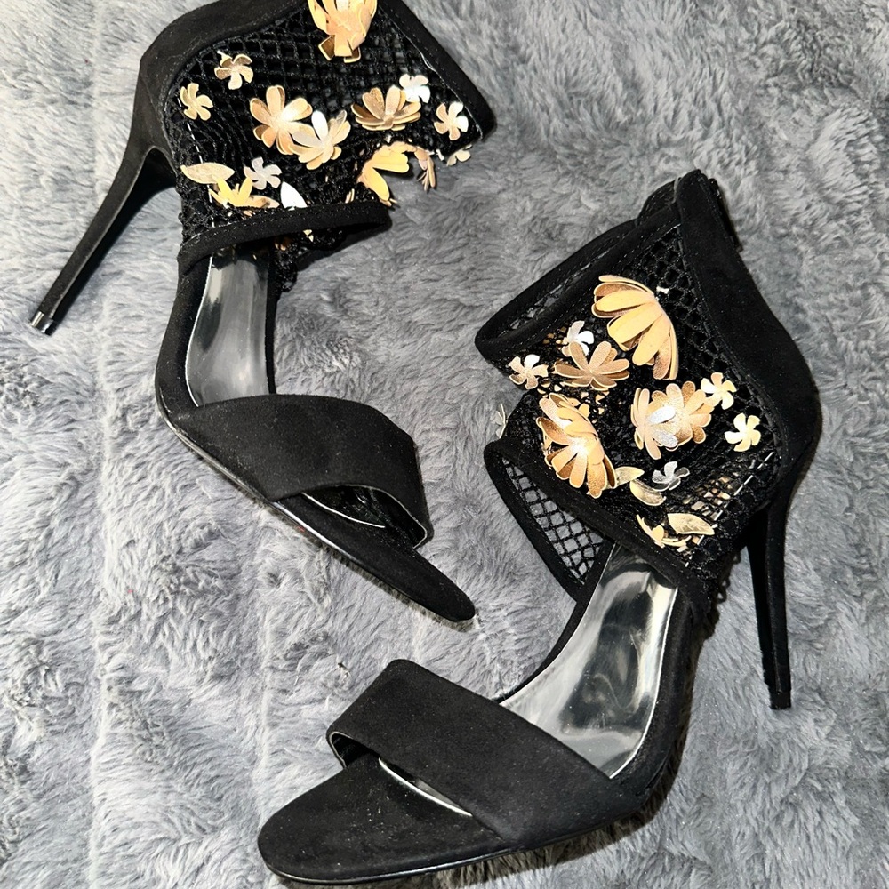 Carlos by Carlos Santana Black and Gold Floral Heels